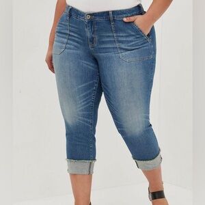 torrid Medium Wash Crop Boyfriend Vintage Stretch Mid-Rise Blue Jeans in Size 18